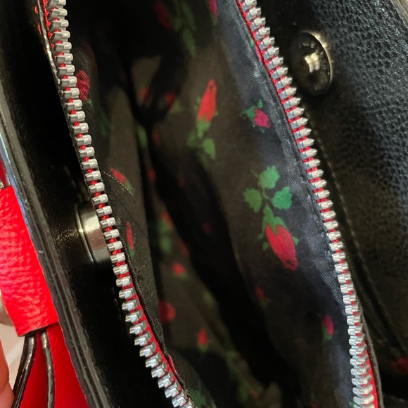 Betsey Johnson Red Heart Bow Purse Handbag Small 7.5”H, 10”L, 4”D Like New! - Picture 4 of 10